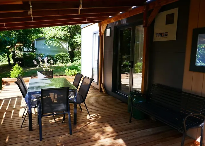 Le Ventadour Κάμπινγκ 3*