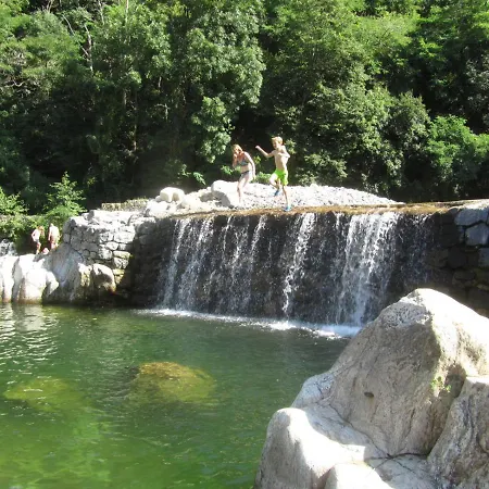 Le Ventadour Κάμπινγκ 3*