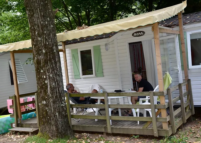 Le Ventadour 캠프장 Meyras